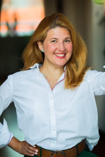 Porträt von Dr. Maria Davydchik, Institutsleitung des Karlshochschule Management Institut (KHMI)